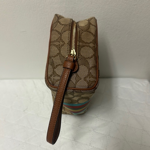 COACH Dempsey Boxy Cosmetic Case 20 Inches Signature Jacquard With Coach Patch - Picture 6 of 9